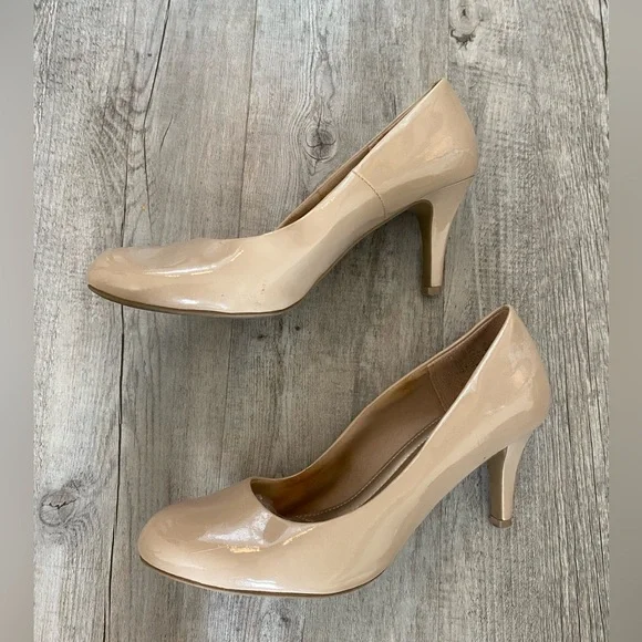 Comfort Plus by Predictions Nude Beige Patent Stiletto Pumps - size 9 - Picture 2 of 7